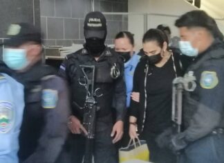 Ingresan a una clínica a exprimera dama Rosa Elena Bonilla, tras sufrir crisis de ansiedad