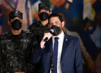 “Este Gobierno busca una lucha real contra el narcotráfico y no ser doble moral”, dice el ministro de Defensa