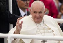 El papa irá a Kiev antes del 13 de septiembre, según el embajador ucraniano