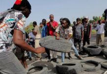 Miembros de bandas armadas queman vivo a un exsenador en Puerto Príncipe