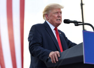Inteligencia de EEUU evaluará si Trump puso en peligro al país, según medios
