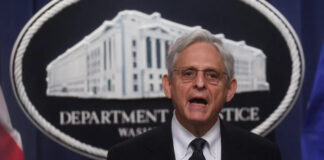 Fiscal general de EEUU dijo que “aprobó personalmente” el allanamiento a la residencia de Trump y pedirá que la orden sea publicada