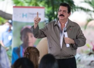 Se enojan porque digo que no hay dinero, pero es la verdad, solo hay un país endeudado, sostiene Manuel Zelaya
