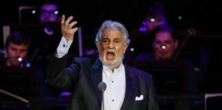 Plácido Domingo aparece mencionado en una investigación a una secta en Argentina