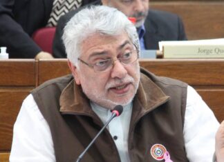 Expresidente paraguayo Fernando Lugo está en coma inducido tras sufrir un ACV