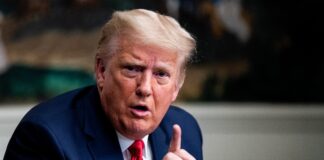 Donald Trump señala que el FBI «robó» sus tres pasaportes en el registro a su casa