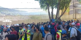 Empleados de la construcción de embajada de EE. UU. protestan en Tegucigalpa