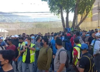 Empleados de la construcción de embajada de EE. UU. protestan en Tegucigalpa