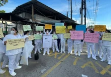 Enfermeras auxiliares de SPS protestan exigiendo asignación de plazas en el IHSS