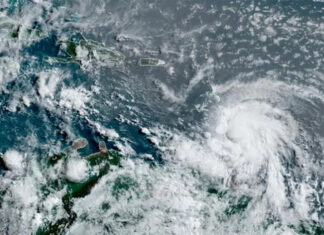 Avanza por el Atlántico una onda tropical con 20% posibilidad de desarrollo