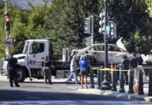 Un hombre se suicida tras chocar su auto contra valla del Capitolio de EEUU