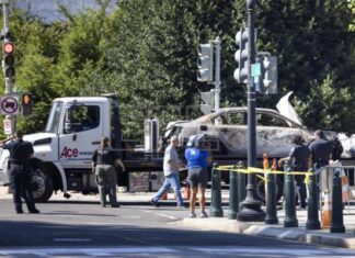 Un hombre se suicida tras chocar su auto contra valla del Capitolio de EEUU