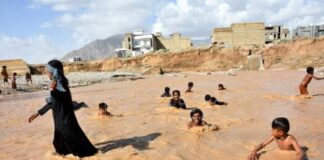 Pakistán solicita ayuda internacional para hacer frente a las inundaciones que ya han dejado más de mil muertos