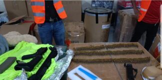 En Aduana de Puerto Cortés decomisan armas de fuego en mercadería procedente de EE. UU.