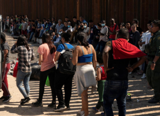 Hablan migrantes en EEUU: «Somos personas, no fichas de un juego político»