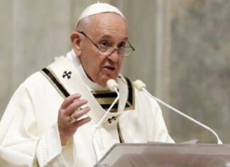 El papa Francisco alerta de que aún existe el riesgo de guerra nuclear