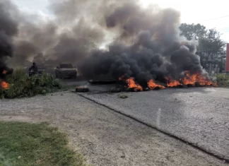 Pobladores de Santa Bárbara realizan tomas en la carretera CA-4 exigiendo un mejor servicio de energía eléctrica