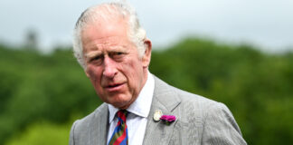 Carlos de Gales hereda inmediatamente el trono del Reino Unido