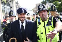 David Beckham está presente en la cola para ver la capilla ardiente de la reina Isabel II