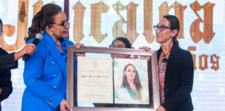 Científica hondureña María Elena Botazzi recibe reconocimiento