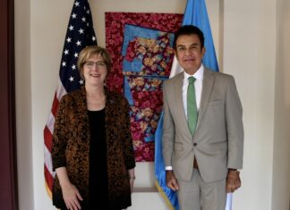 Salvador Nasralla se reunió con la embajadora Dogu para hablar de normas democráticas y gobernabilidad