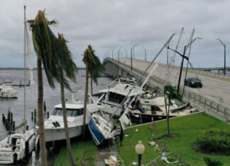 Ian pierde fuerza pero sigue causando daño rumbo al Atlántico