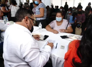 Alcaldía de Tegucigalpa entrega Bono de Ayuda Social a familias damnificadas de la Colonia Guillén