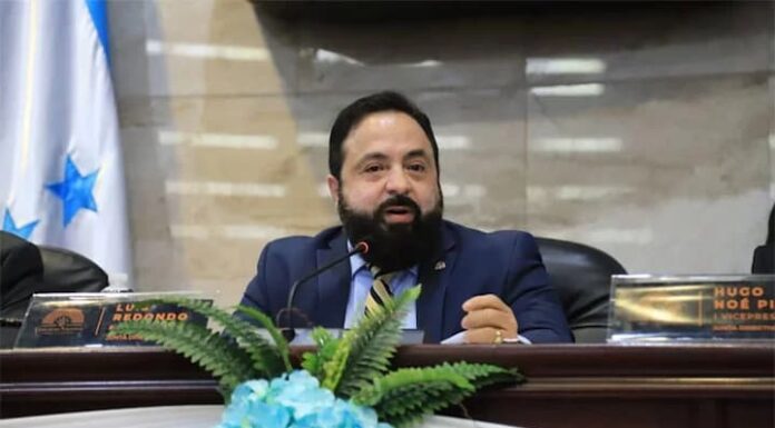 Luis Redondo pide a Olban Valladares que se aparte de la Junta Nominadora