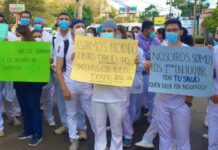 La doctora Suyapa Figueroa dice que no justificación para que haya médicos con ocho meses sin salario