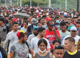 ONG piden atender a 60,000 migrantes varados en frontera sur de México