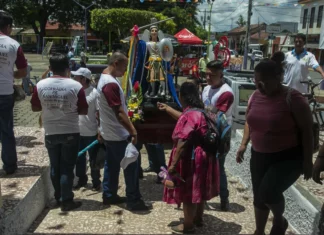 Policía nicaragüense prohíbe celebración católica
