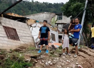 Se derrumban varias casas en la colonia Nueva Santa Rosa