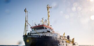 El Sea Watch con 428 migrantes declara estado de necesidad y urge un puerto