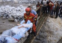 Continúan las tareas de rescate tras el sismo que deja ya 65 muertos en China