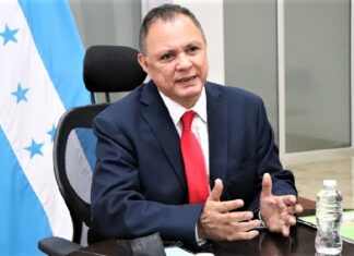 «Impuesto a remesas es un balde de agua fría para nuestros migrantes, y nos afectará a todos», lamenta Vicecanciller