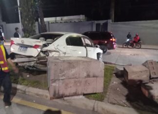 Borrachos haciendo “piques” destruyen estatua en el bulevar Los Próceres