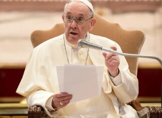 El papa aprueba la nueva Constitución de la Orden de Malta y cesa a altos cargos