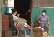 Fiscales inspeccionan albergues de damnificados por deslizamientos en la capital