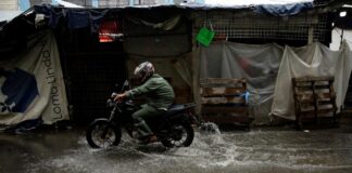 El Salvador decreta alerta de emergencia y suspende clases por las lluvias