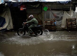 El Salvador decreta alerta de emergencia y suspende clases por las lluvias