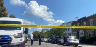 Hallan dos adultos y tres niños muertos por disparos en un domicilio en EE. UU.