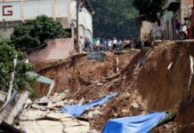 Los derrumbes continúan en la colonia Guillén y zonas aledañas