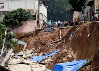 Los derrumbes continúan en la colonia Guillén y zonas aledañas