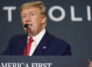 Donald Trump dice que los documentos clasificados estaban en lugar seguro en su casa