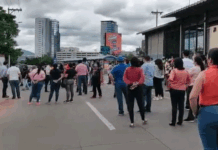 Empleados de Hondutel protestan exigiendo el pago de salarios atrasados