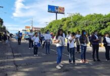 Escuelas arrancan los desfiles patrios en conmemoración del 201 aniversario de independencia
