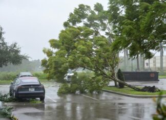 Ian tocó tierra en Florida como un huracán potencialmente catastrófico