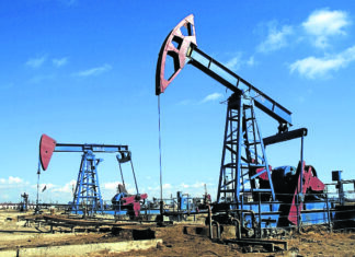 El petróleo de Texas abre con una subida del 1.82 %, hasta 79.93 dólares