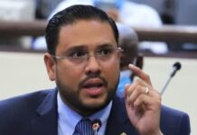 Diputado Mauricio Rivera insiste que es víctima de una persecución política