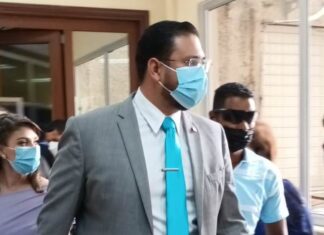 “Es primera vez que inhabilitan a alguien por ayudar a la base de Libre”, denuncia el diputado Mauricio Rivera